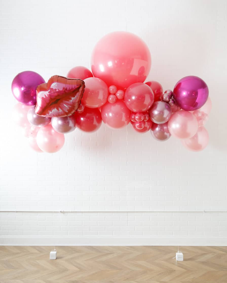 Life In Plastic – Floating Balloon Arch with Foils – 5ft | Rental Life In Plastic – Floating Balloon Arch with Foils – 5ft | Rental